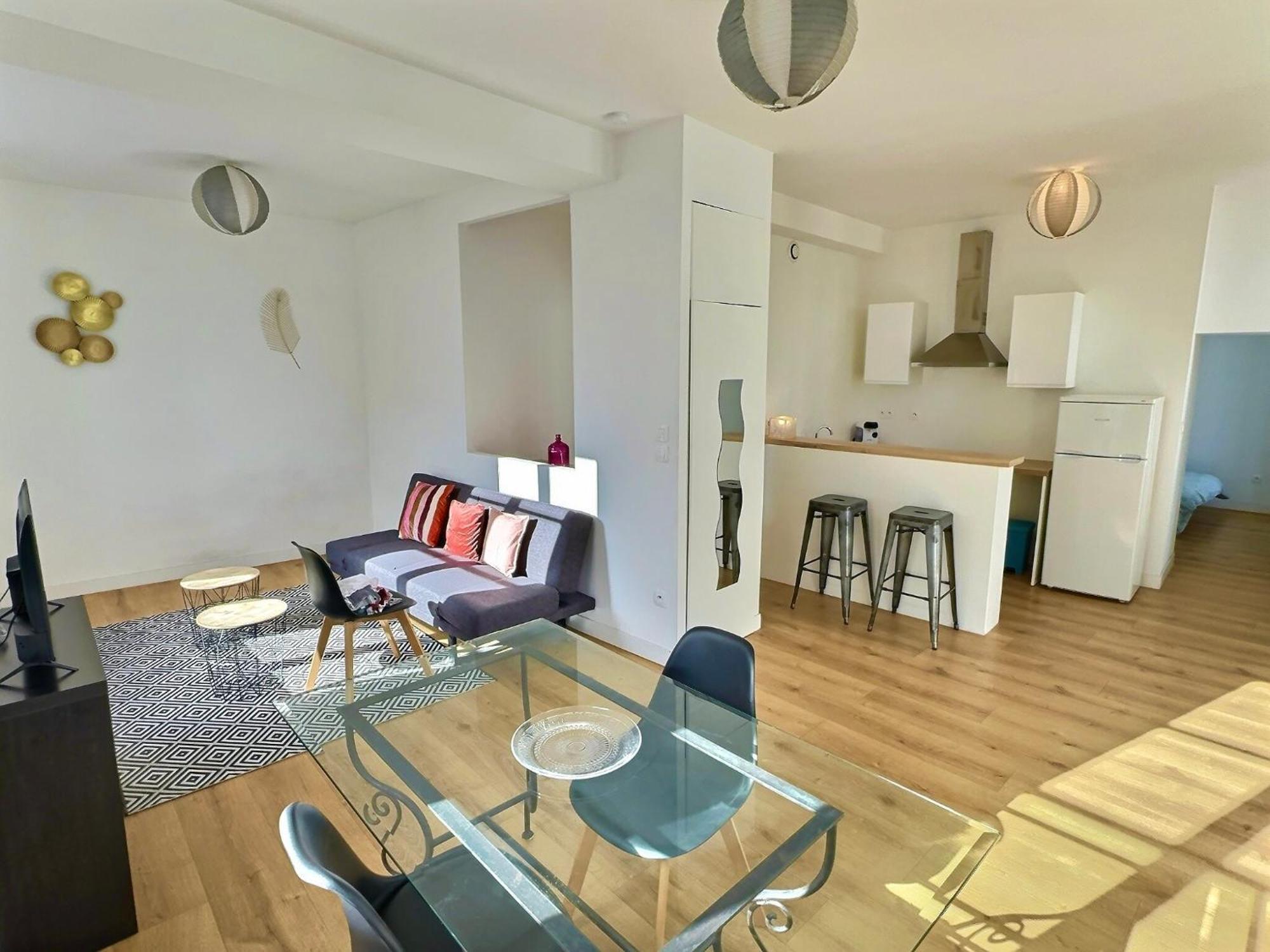 Wonderhost, Au Coeur Du Quartier Du Chateau โป ภายนอก รูปภาพ
