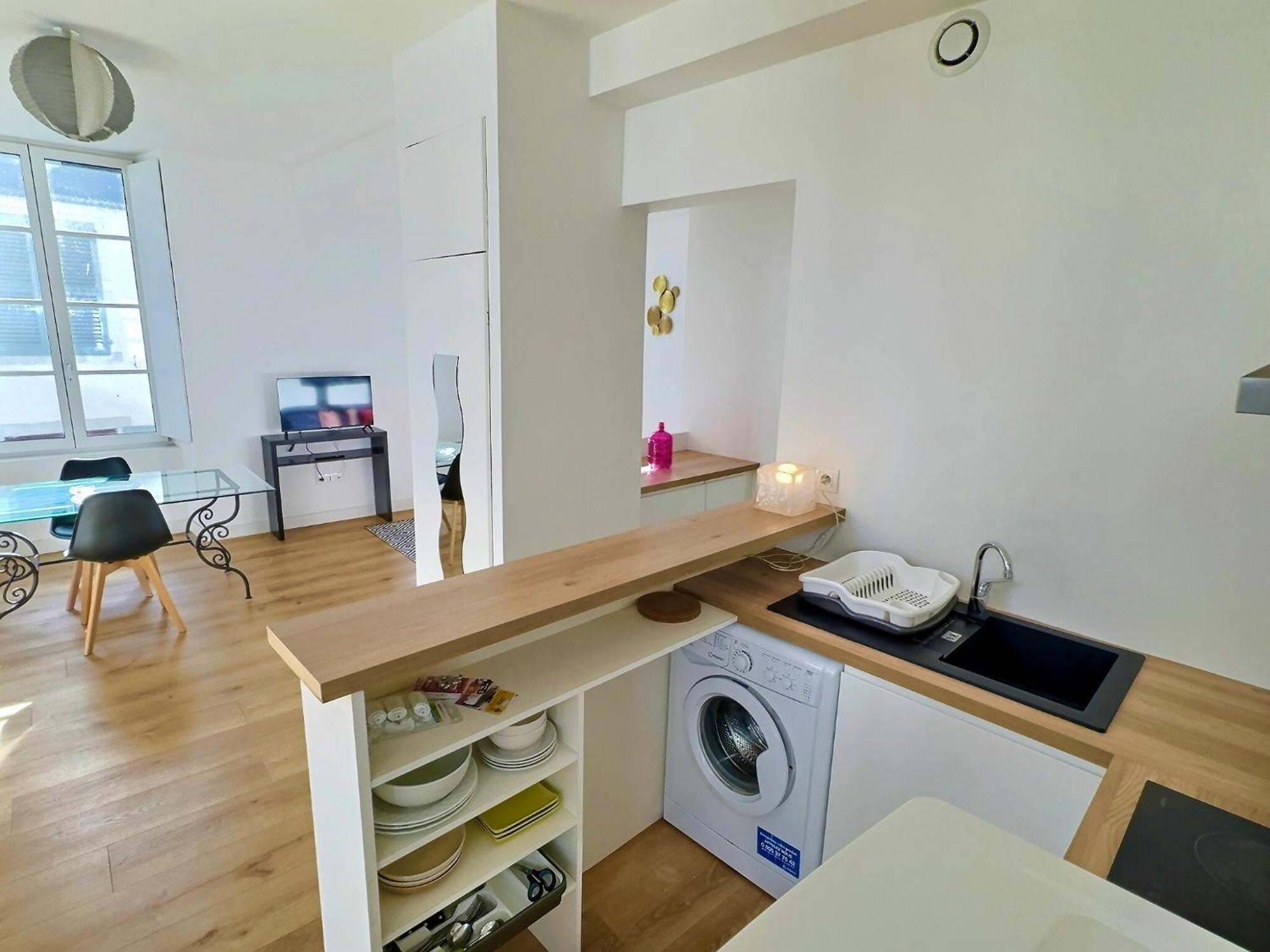 Wonderhost, Au Coeur Du Quartier Du Chateau โป ภายนอก รูปภาพ